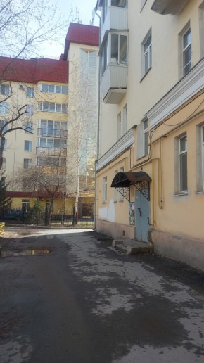 ул. Челюскинцев,70 в Карпинске - karpinsk.yutvil.ru - фото 1
